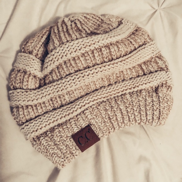 Cream beanie - Picture 3 of 4